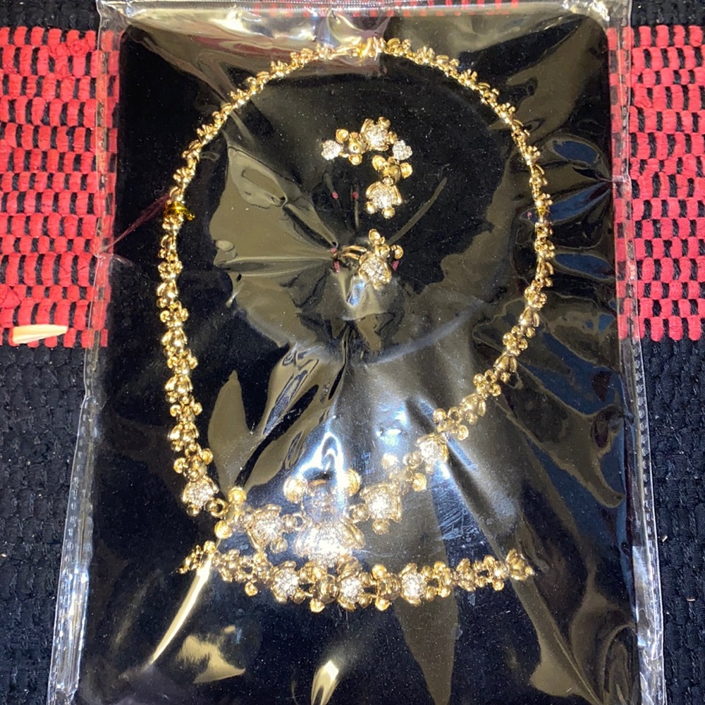 Gold Necklace Set